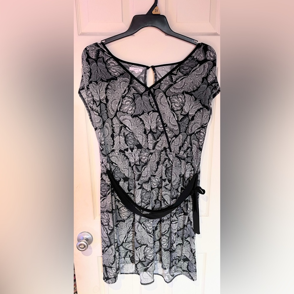 Maurices Monochrome Butterfly Pattern Tie Waist Mini Dress Plus Size 0